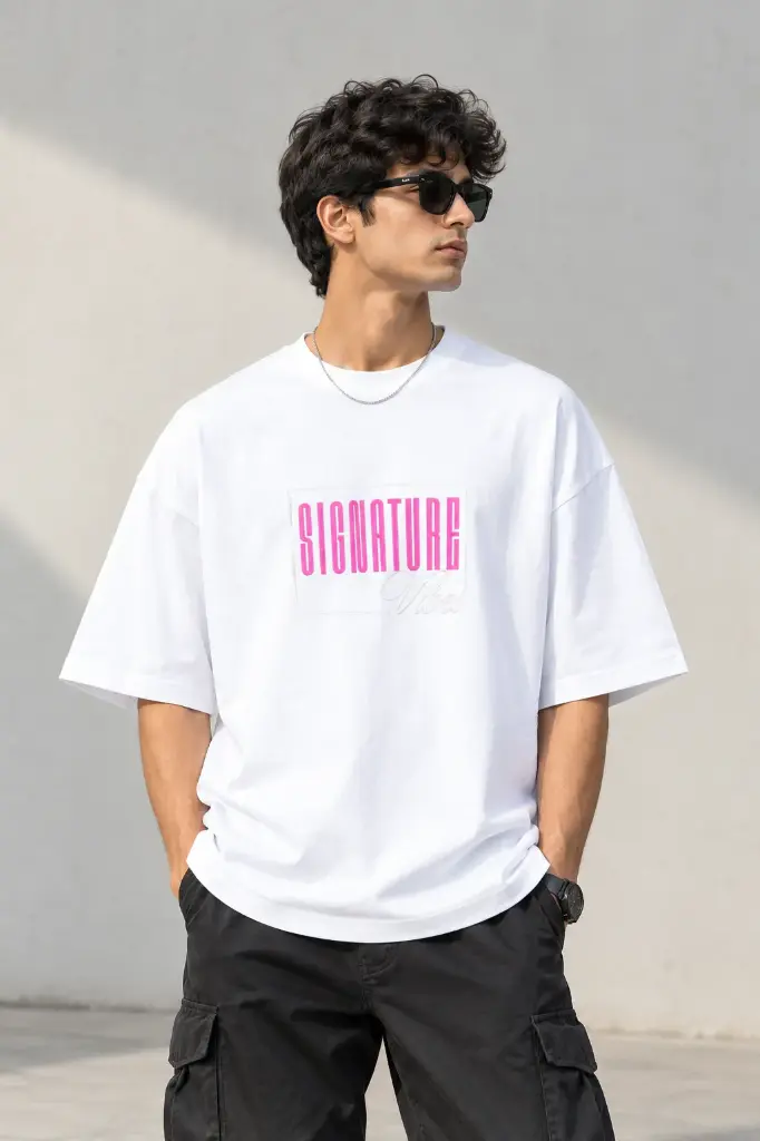 VENUS Signature Tee